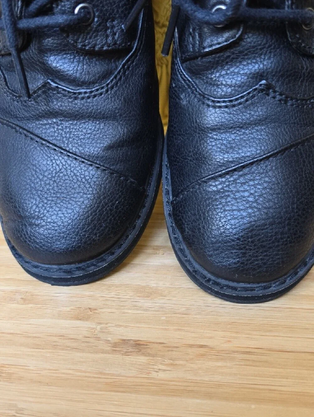 Toms Boys Black Leather Lace-Up Oxfords Size 4